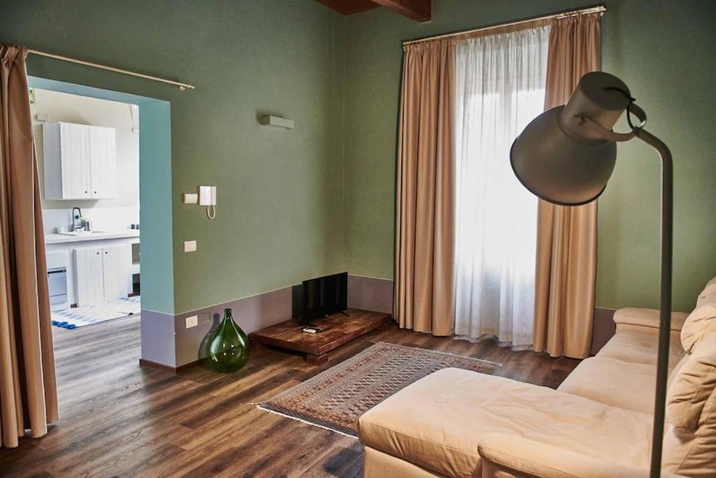 Casa Asja: Cromatismo In Centro Storico Apartment Cesena Ngoại thất bức ảnh